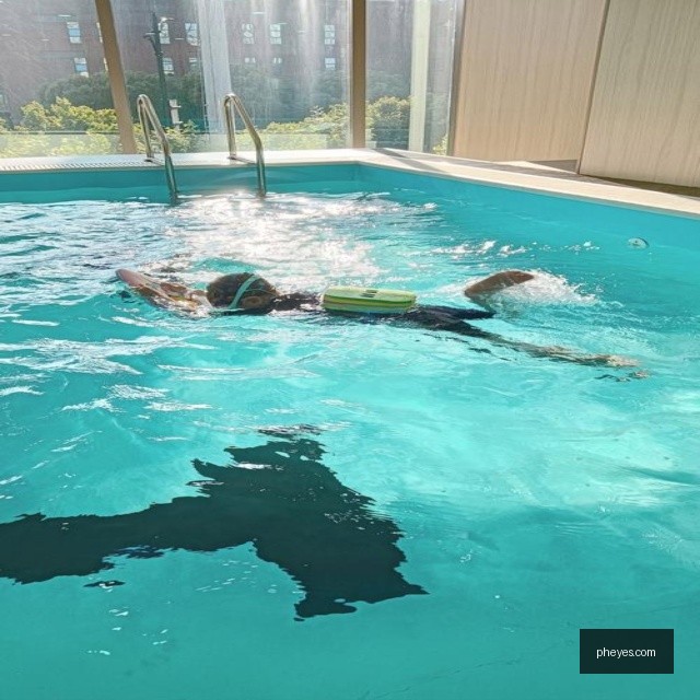 拉塞尔意外成为配角