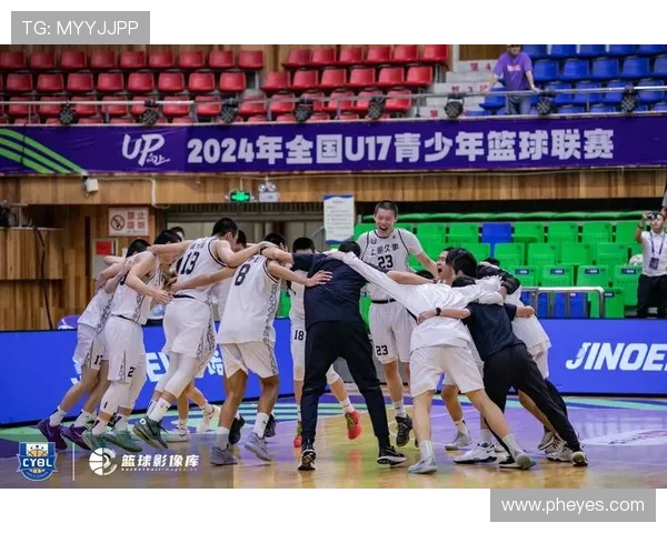 中国篮球联赛全明星赛激战正酣 明星球员表现亮眼引发热议 中国篮球联赛全明星赛激战正酣 明星球员表现亮眼引发热议