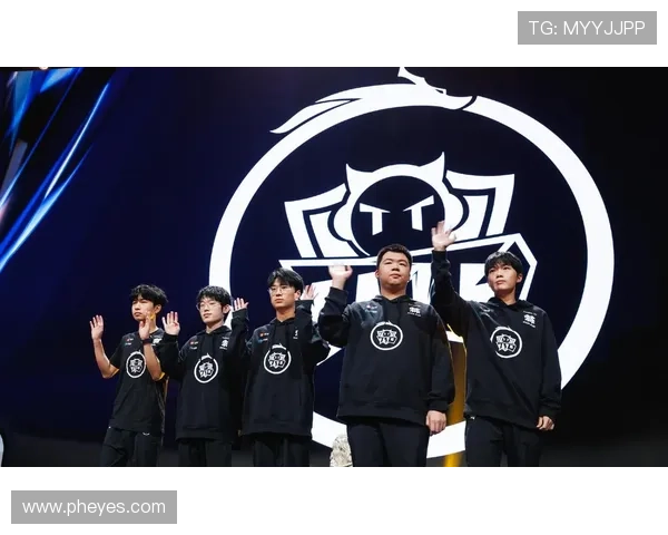 全球总决赛上演巅峰对决新生代战队逆袭豪取年度电竞冠军