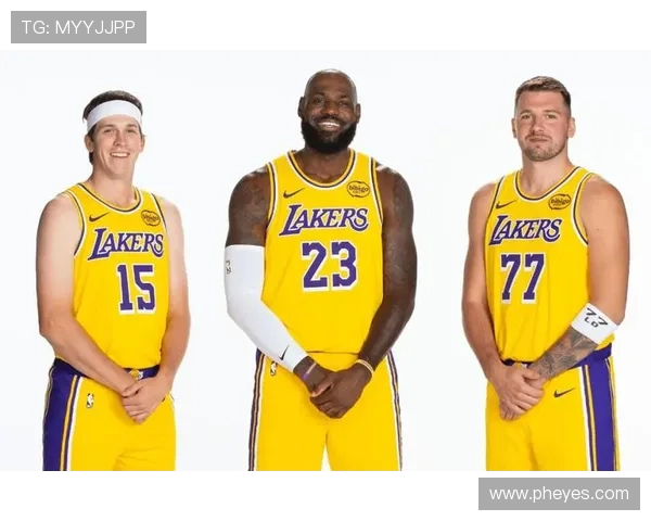 湖人队正式宣布詹姆斯将继续领衔新赛季阵容 力争重返总决赛挑战勇士