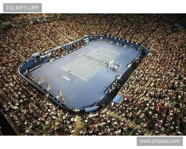 网球四大满贯赛事场地特点解析：从草地硬地到红土的不同挑战