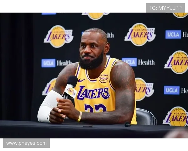 詹姆斯伤情更新：湖人队长恢复良好有望提前复出战新赛季